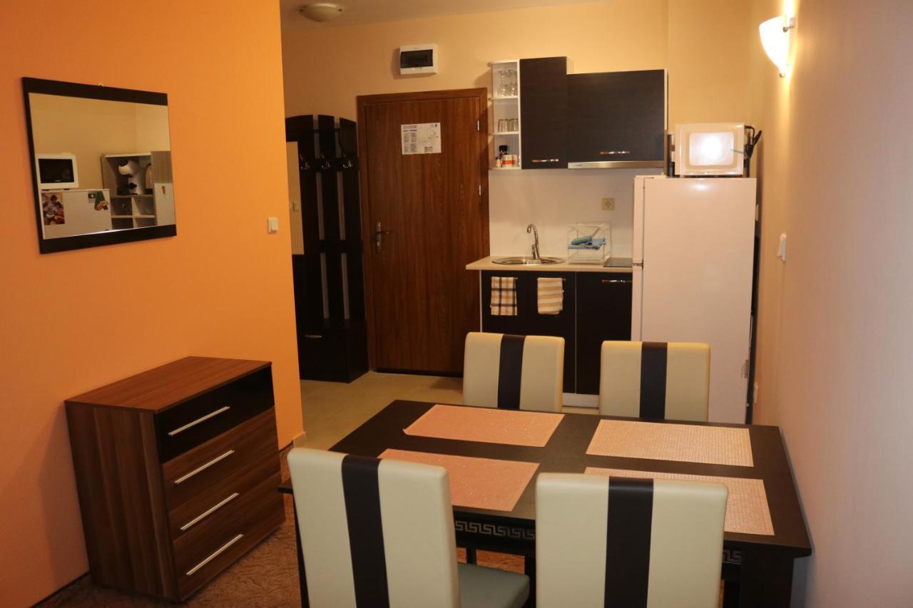 パンポロボWinter Аpartments Geroviアパートメント エクステリア 写真